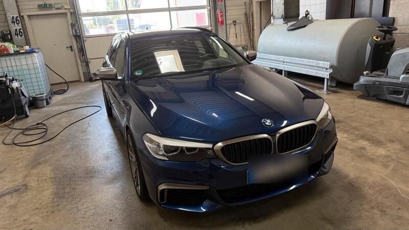 Blau Gebraucht 2018 BMW M550 Sport Line Limousine | 35.999 € (Superpreis) - Bild 1/4