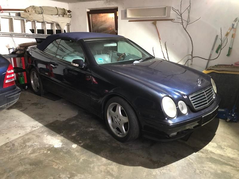 Gebraucht Mercedes CLK230 197 PS (144 kW) 2000 Blau Cabrio