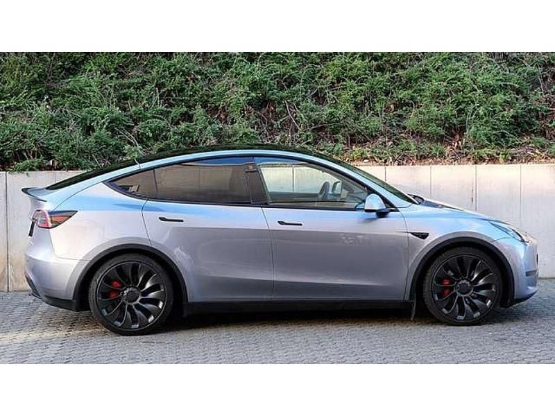Gebraucht Tesla Model Y Performance 392 kW (534 PS) 2024 Quicksilber metallic (metallic) SUV