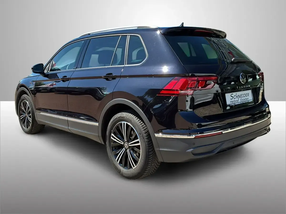 Gebraucht VW Tiguan Life 150 PS (110 kW) 2023 Schwarz SUV