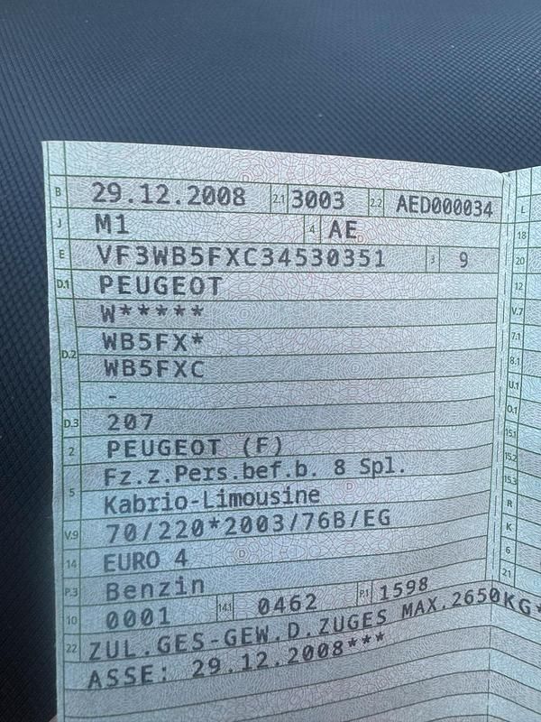 Rot Gebraucht 2008 Peugeot 207 CC Cabrio | 2.450 € (Etwas zu teuer) - Bild 1/4