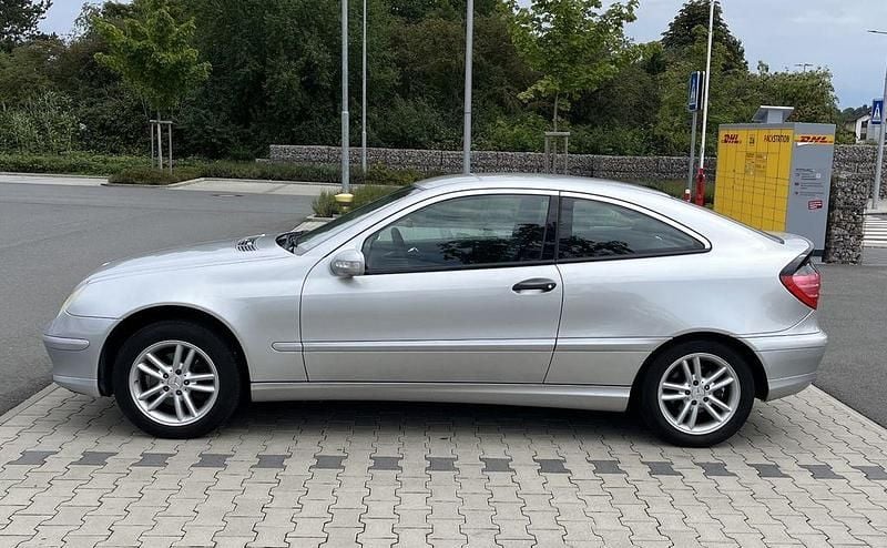 Silber Gebraucht 2002 Mercedes C180 Coupé | 2.490 € (Fairer Preis) - Bild 1/4