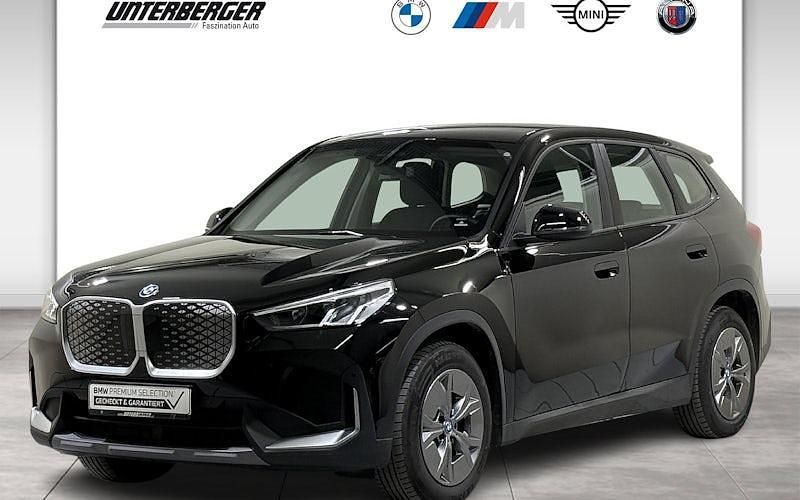 Schwarz Gebraucht 2023 BMW iX1 SUV | 34.890 € (Superpreis) - Bild 1/4