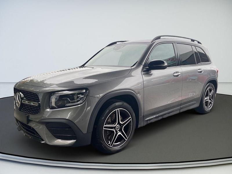Grau Gebraucht 2021 Mercedes GLB220 AMG SUV | 29.900 € (Fairer Preis) - Bild 1/4