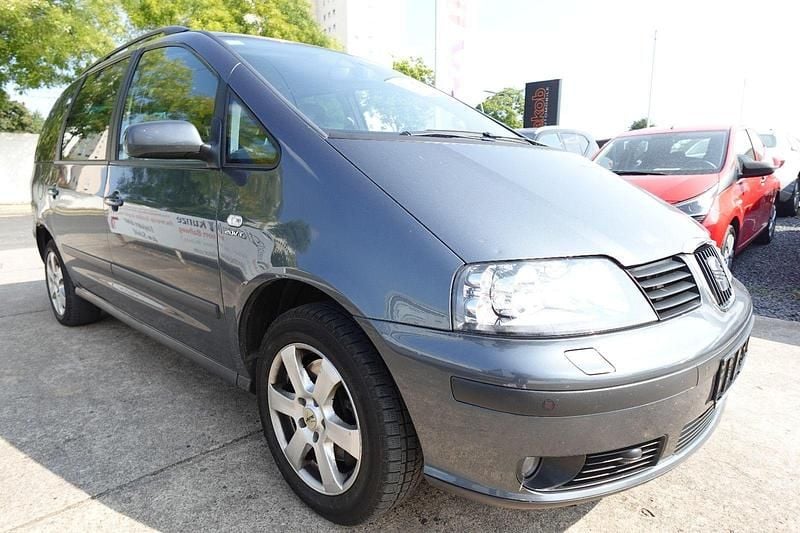 Islandgrey Gebraucht 2007 Seat Alhambra Reference Van / Kleinbus | 1.490 € (Guter Preis) - Bild 1/4