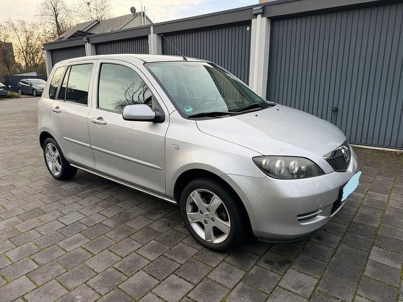 Silber Gebraucht 2007 Mazda 2 Active Limousine | 1.999 € (Guter Preis) - Bild 1/4