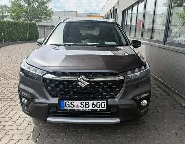 Neu Suzuki SX4 S-Cross Comfort+ 129 PS (94 kW) 2026 Grau SUV