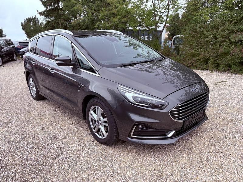 Gebraucht Ford S-MAX Titanium 190 PS (139 kW) 2020 Grau Van / Kleinbus
