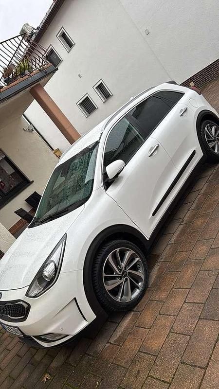 Gebraucht Kia Niro Spirit 105 PS (77 kW) 2018 Weiß SUV