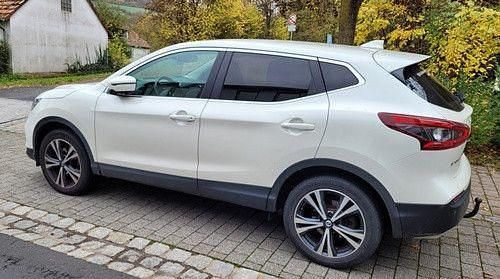 Weiß Gebraucht 2018 Nissan Qashqai N-Connecta SUV | 13.900 € (Guter Preis) - Bild 1/4