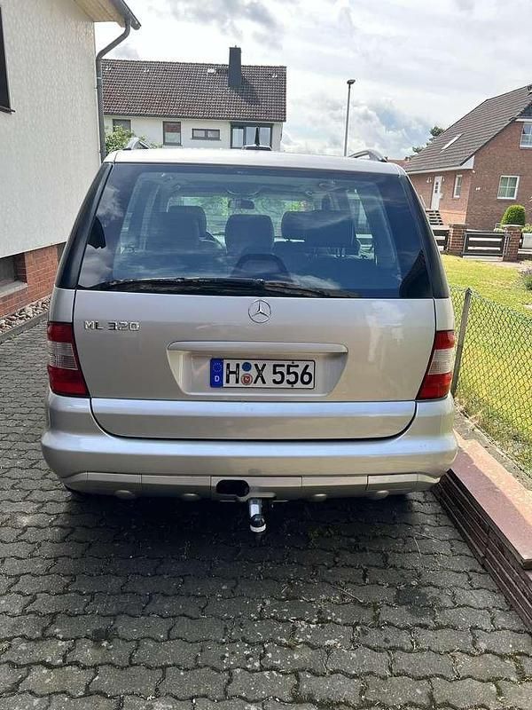 Gebraucht 2001 Mercedes ML320 SUV | 5.250 € (Fairer Preis) - Bild 1/4