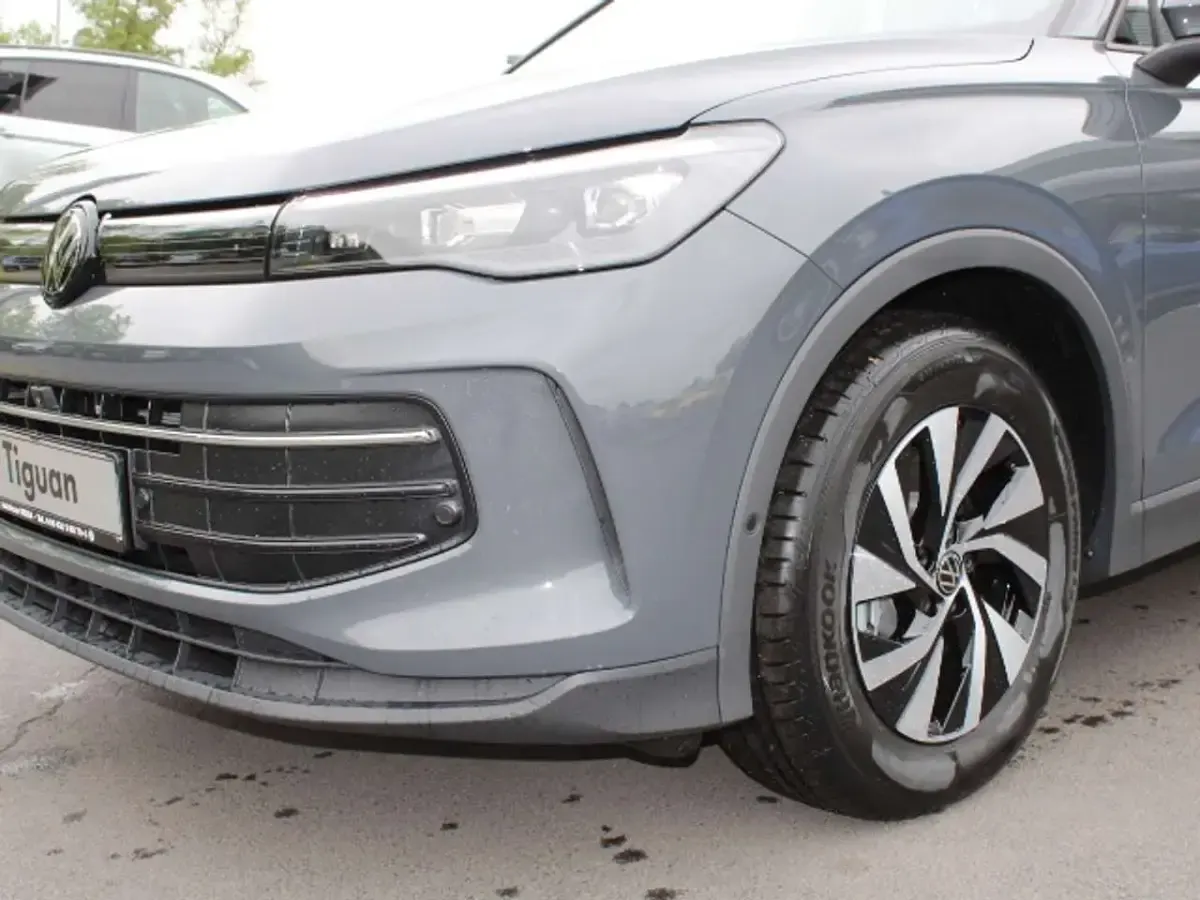 Gebraucht VW Tiguan 150 PS (110 kW) 2026 Delfingrau metallic SUV