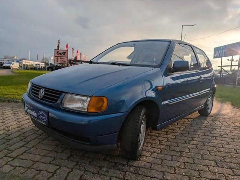 Gebraucht VW Polo 60 PS (44 kW) 1999 Blau Kleinwagen
