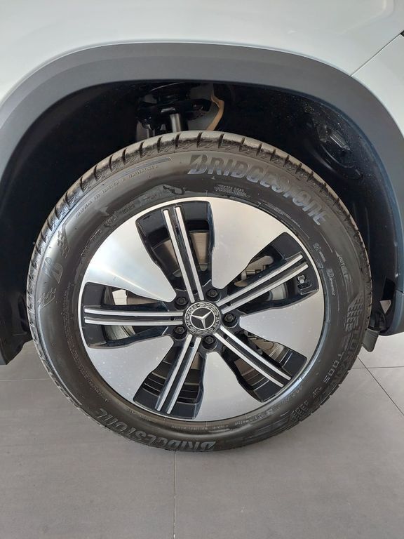 Gebraucht Mercedes EQA250 Electric Art 139 kW (190 PS) 2024 Digitalweiss  metalliclack SUV