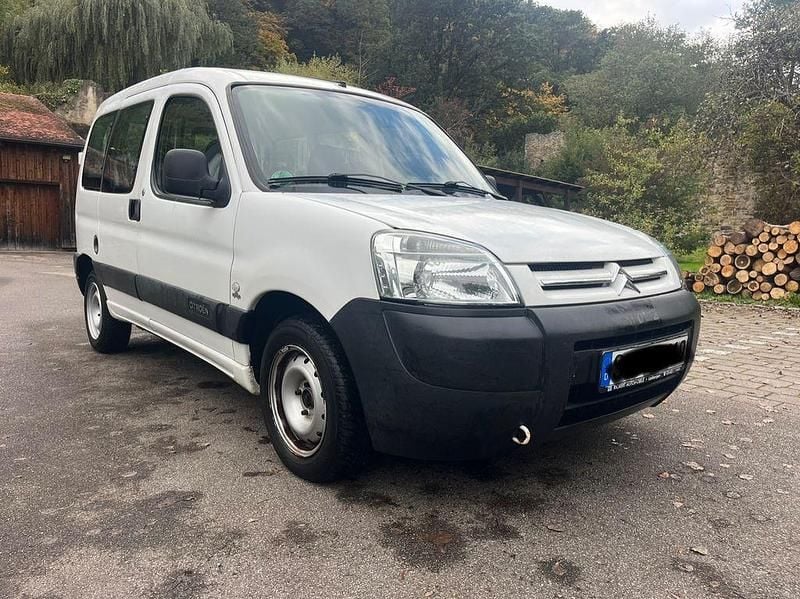 Weiß Gebraucht 2005 Citroën Berlingo Advance Van / Kleinbus | 3.650 € (Teuer) - Bild 1/4