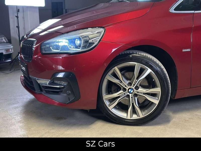 Gebraucht BMW 220 Luxury Line 192 PS (141 kW) 2018 Flamencorot brillanteffekt met Van / Kleinbus