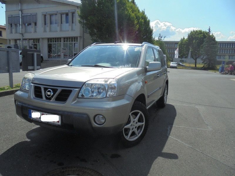 Gold Gebraucht 2003 Nissan X-Trail Comfort SUV | 4.900 € (Fairer Preis) - Bild 1/4