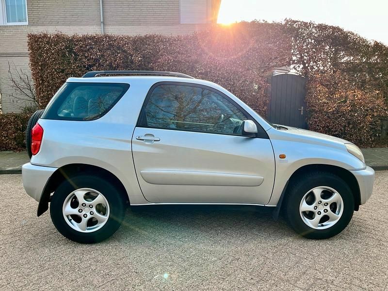 Gebraucht Toyota RAV4 125 PS (91 kW) 2002 Grau SUV