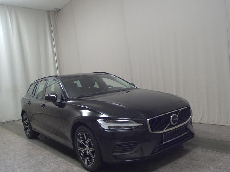 Gebraucht Volvo V60 163 PS (119 kW) 2022 Schwarz Kombi