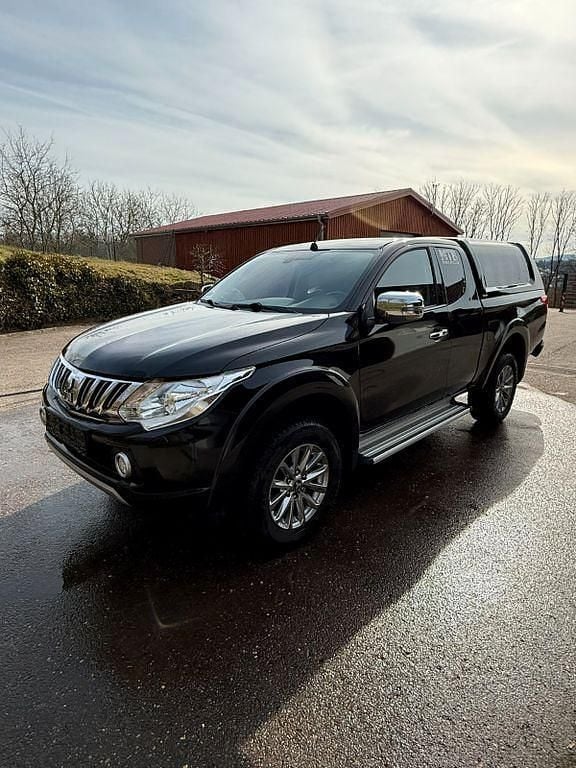 Gebraucht Mitsubishi L200 181 PS (133 kW) 2017 Schwarz Pickup