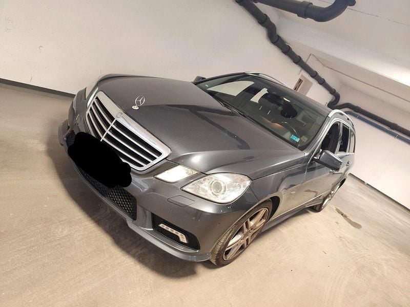 Andere farben Gebraucht 2010 Mercedes E220 Avantgarde Kombi | 5.100 € (Fairer Preis) - Bild 1/4