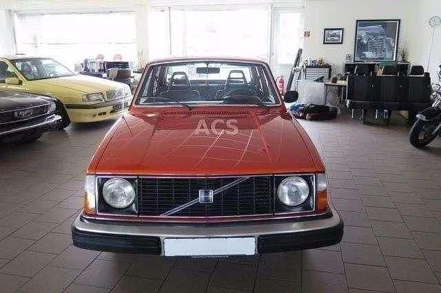 Gebraucht Volvo 240 90 PS (66 kW) 1978 Orange Limousine