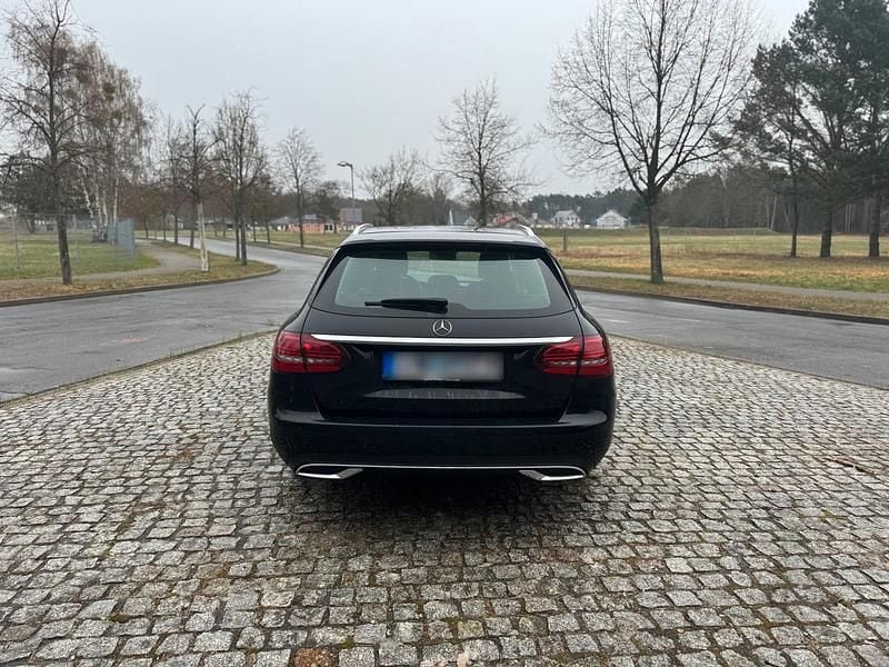 Gebraucht Mercedes C220 194 PS (142 kW) 2019 Schwarz Kombi