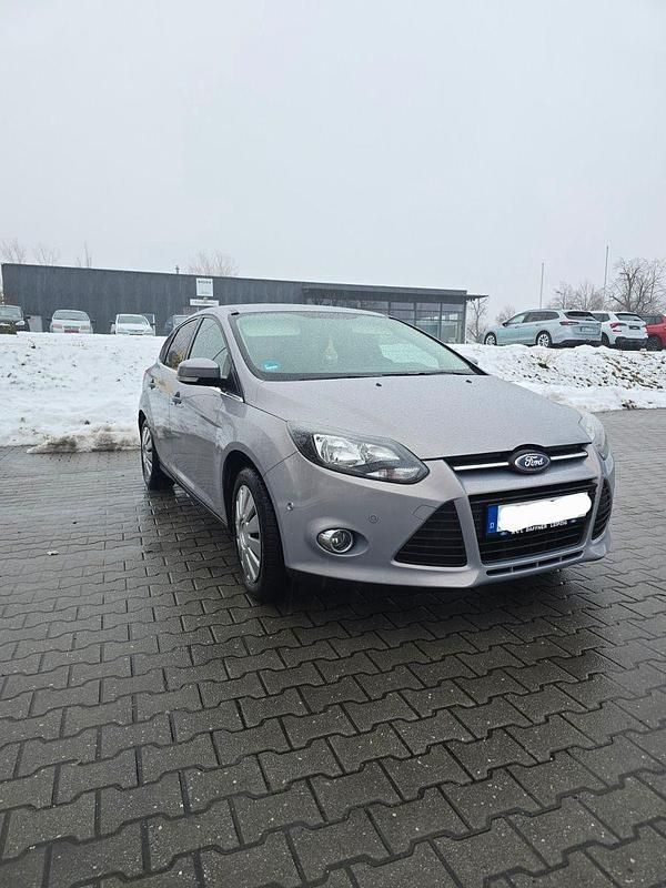 Gebraucht Ford Focus Ambiente 101 PS (74 kW) 2013 Grau Kombi
