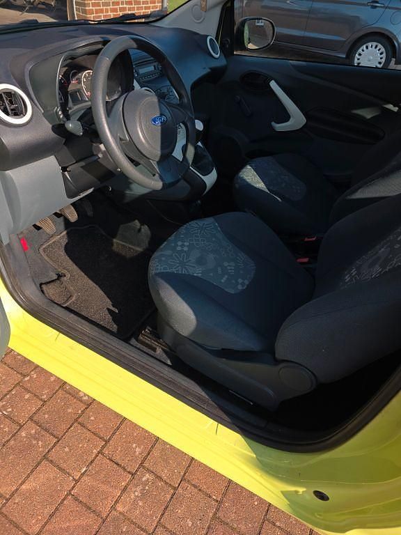 Gebraucht Ford Ka Trend 69 PS (50 kW) 2011 Gelb Kleinwagen