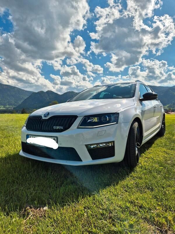 Weiß Gebraucht 2016 Skoda Octavia RS Kombi | 17.900 € (Fairer Preis) - Bild 1/4