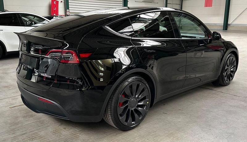 Gebraucht Tesla Model Y Performance 392 kW (534 PS) 2024 Schwarz SUV
