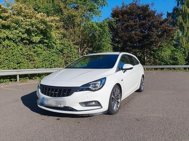 Weiß Gebraucht 2017 Opel Astra Ultimate Kombi | 8.300 € (Fairer Preis) - Bild 1/4