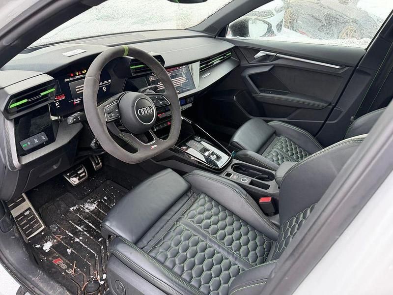 Gebraucht Audi RS3 Ambiente 400 PS (294 kW) 2021 Gletscherweiß metallic Limousine