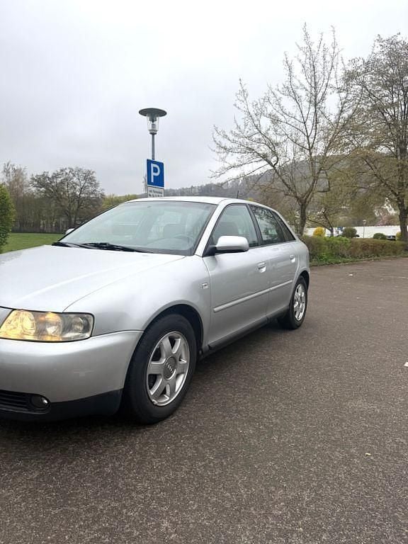 Używany Audi A3 Ambiente 102 KM (75 kW) 2003 Srebrny Hatchback