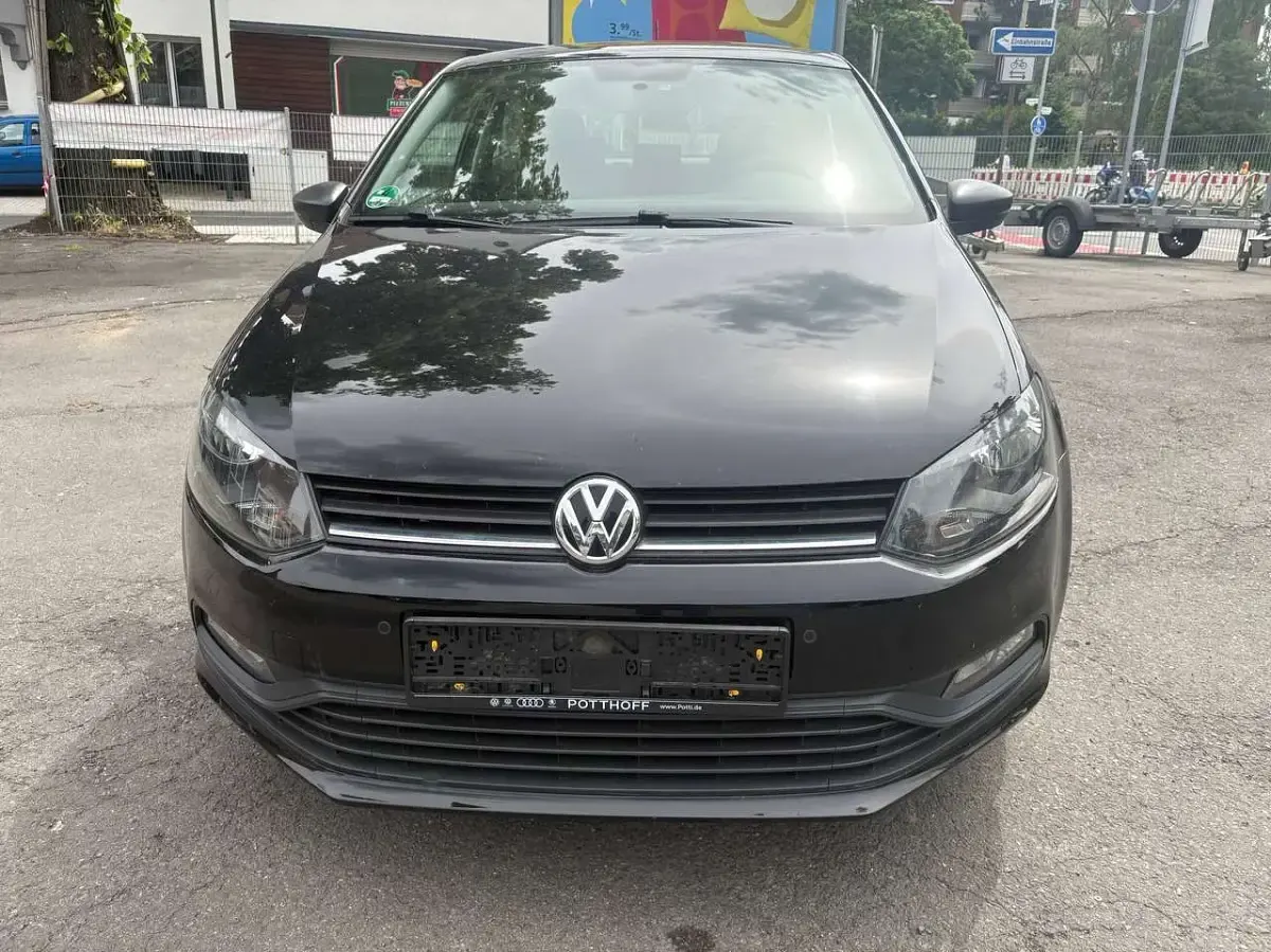 Gebraucht VW Polo 60 PS (44 kW) 2016 Schwarz Kleinwagen