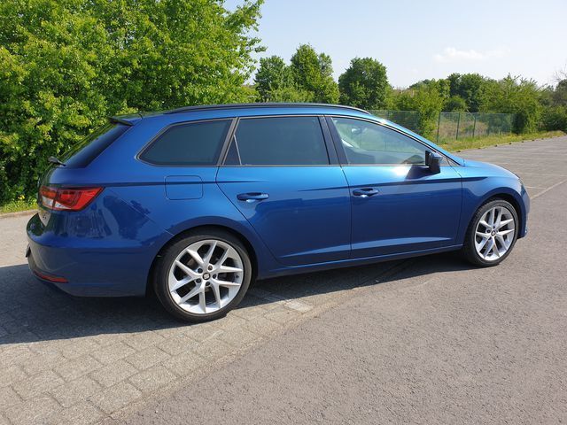 Blau metallic Gebraucht 2016 Seat Leon ST FR Kombi | 17.940 € - Bild 1/4