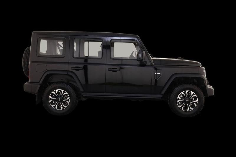 Nowe BAW 212 166 KM (122 kW) 2026 Czarny SUV
