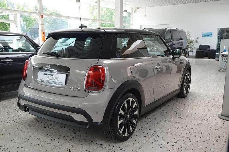 Gebraucht Mini Cooper Classic 136 PS (100 kW) 2021 Grau Kleinwagen