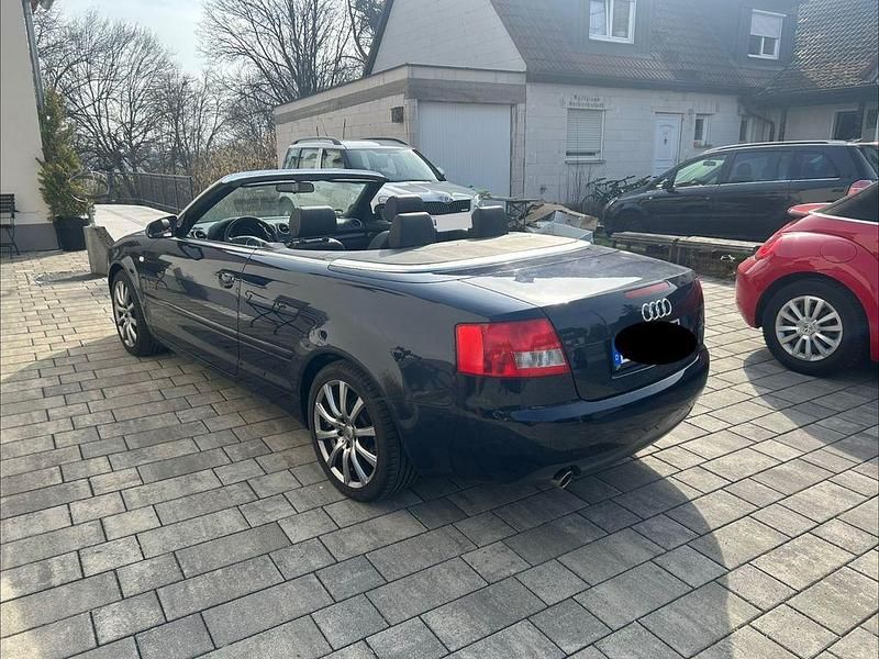 Gebraucht Audi A4 Cabriolet Basis 163 PS (119 kW) 2003 Blau Cabrio