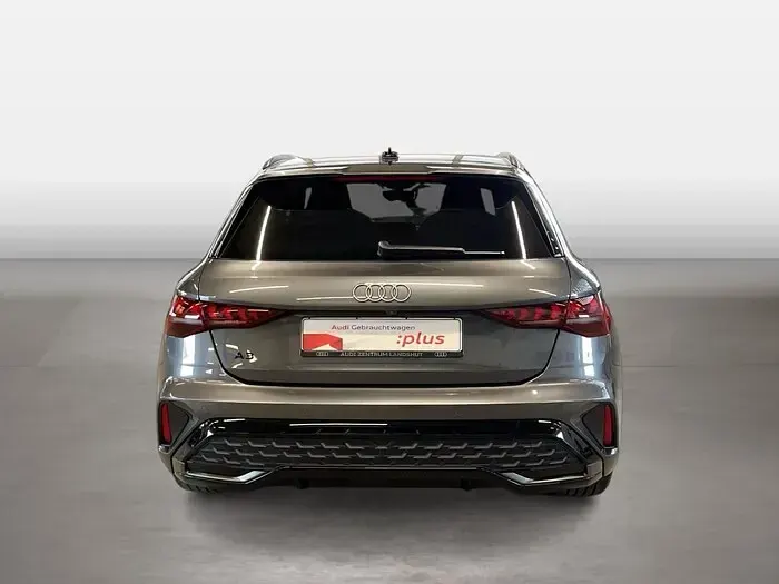 Gebraucht Audi A3 S-Line 116 PS (85 kW) 2025 Daytonagrau perleffekt Limousine