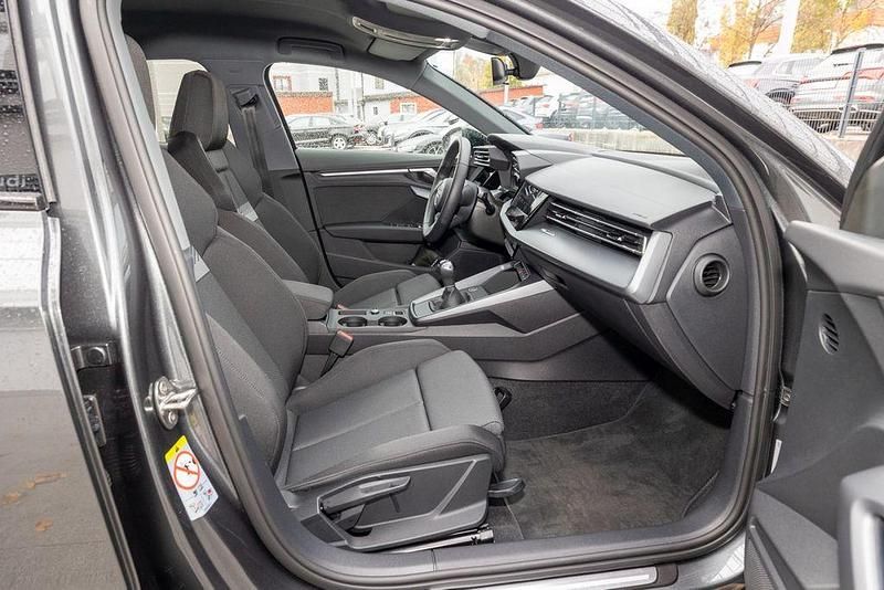 Gebraucht Audi A3 S-Line 116 PS (85 kW) 2025 Daytonagrau perleffekt Limousine