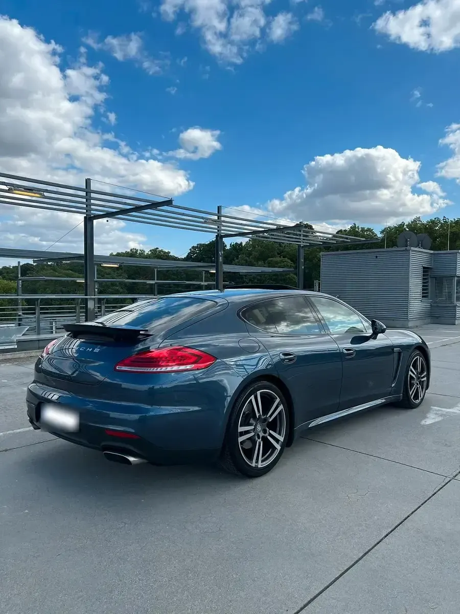 Gebraucht Porsche Panamera Diesel 250 PS (183 kW) 2013 Blau Kleinwagen