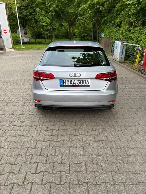 Gebraucht Audi A3 Design 150 PS (110 kW) 2017 Silber Limousine