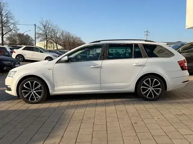 Gebraucht Skoda Octavia Soleil 150 PS (110 kW) 2020 Weiß Kombi