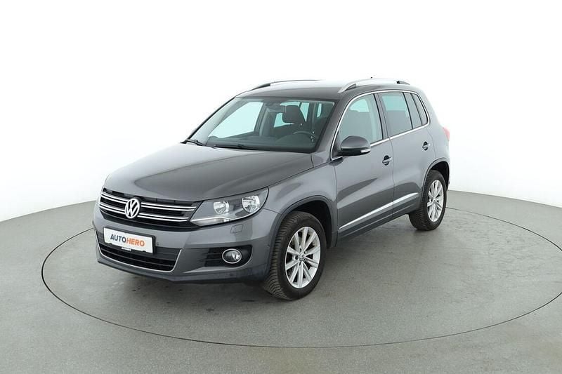 Grau Gebraucht 2016 VW Tiguan Sportline SUV | 17.640 € (Guter Preis) - Bild 1/3