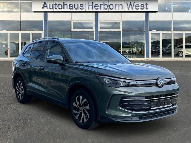 Gebraucht VW Tiguan Life 150 PS (110 kW) 2025 Gruen SUV