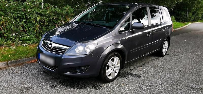 Grau Gebraucht 2012 Opel Zafira Eco Van / Kleinbus | 1.999 € (Superpreis) - Bild 1/4