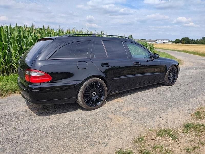 Gebraucht Mercedes 220 170 PS (125 kW) 2008 Schwarz Limousine