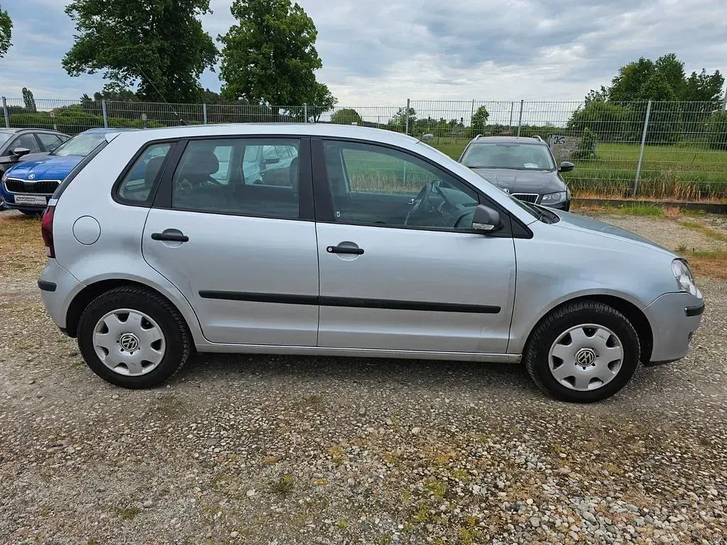 Używany VW Polo Trendline 75 KM (55 kW) 2005 Srebrny Hatchback