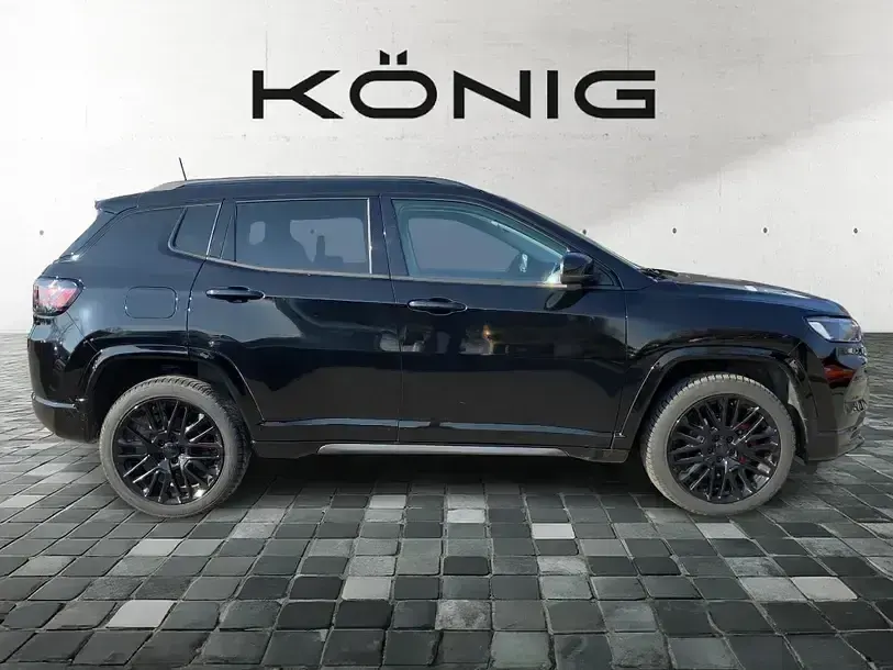 Usado Jeep Compass Altitude 131 HP (96 kW) 2024 Preto SUV
